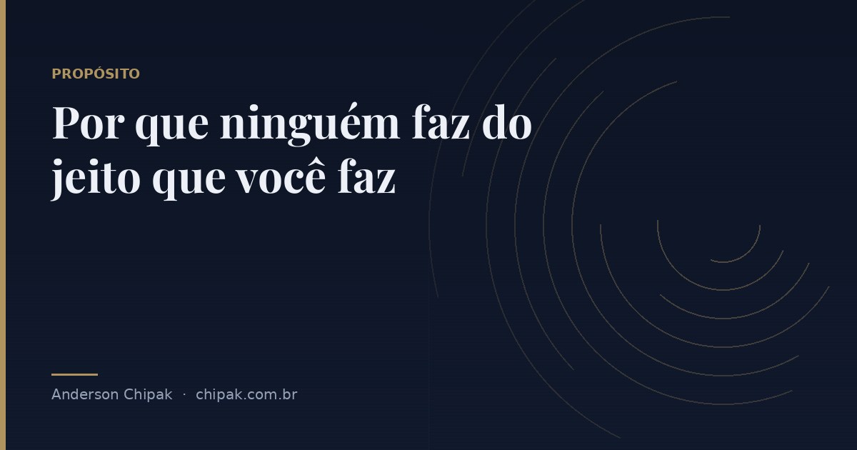 Capa do artigo “Por que ninguém faz do jeito que você faz”, com o título sobre fundo escuro e grafismo geométrico